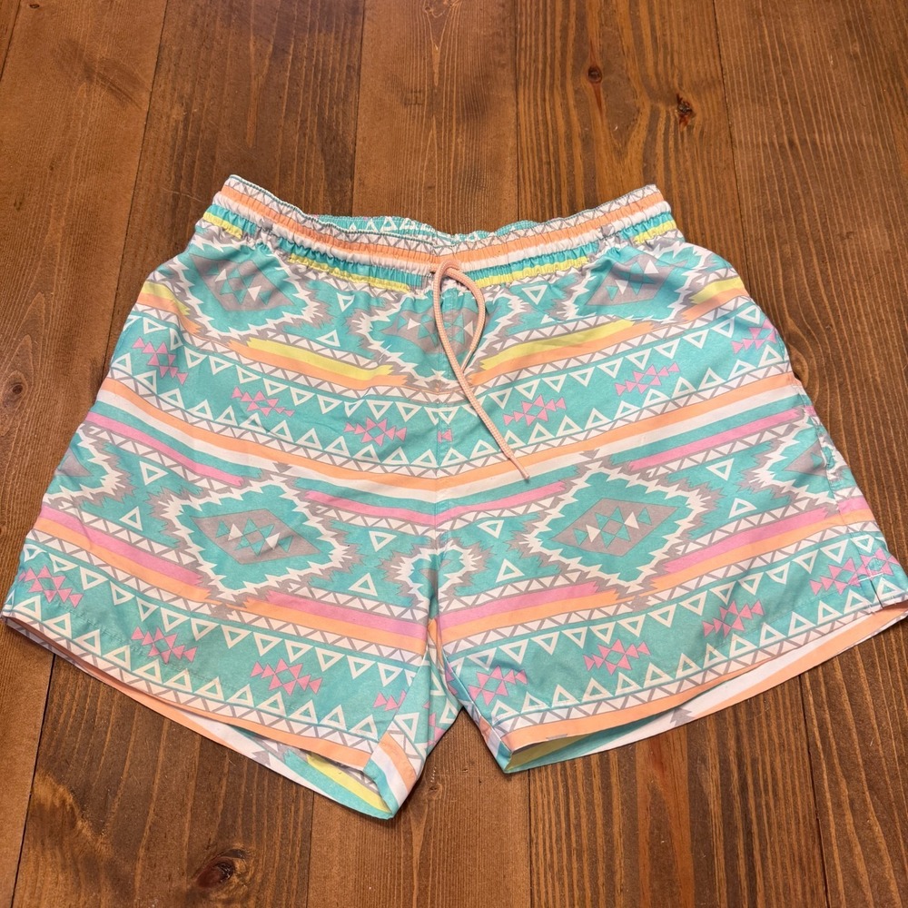 Chubbies Shorts Mens Medium Hybrid Swim Outdoor Southwest Aztec
